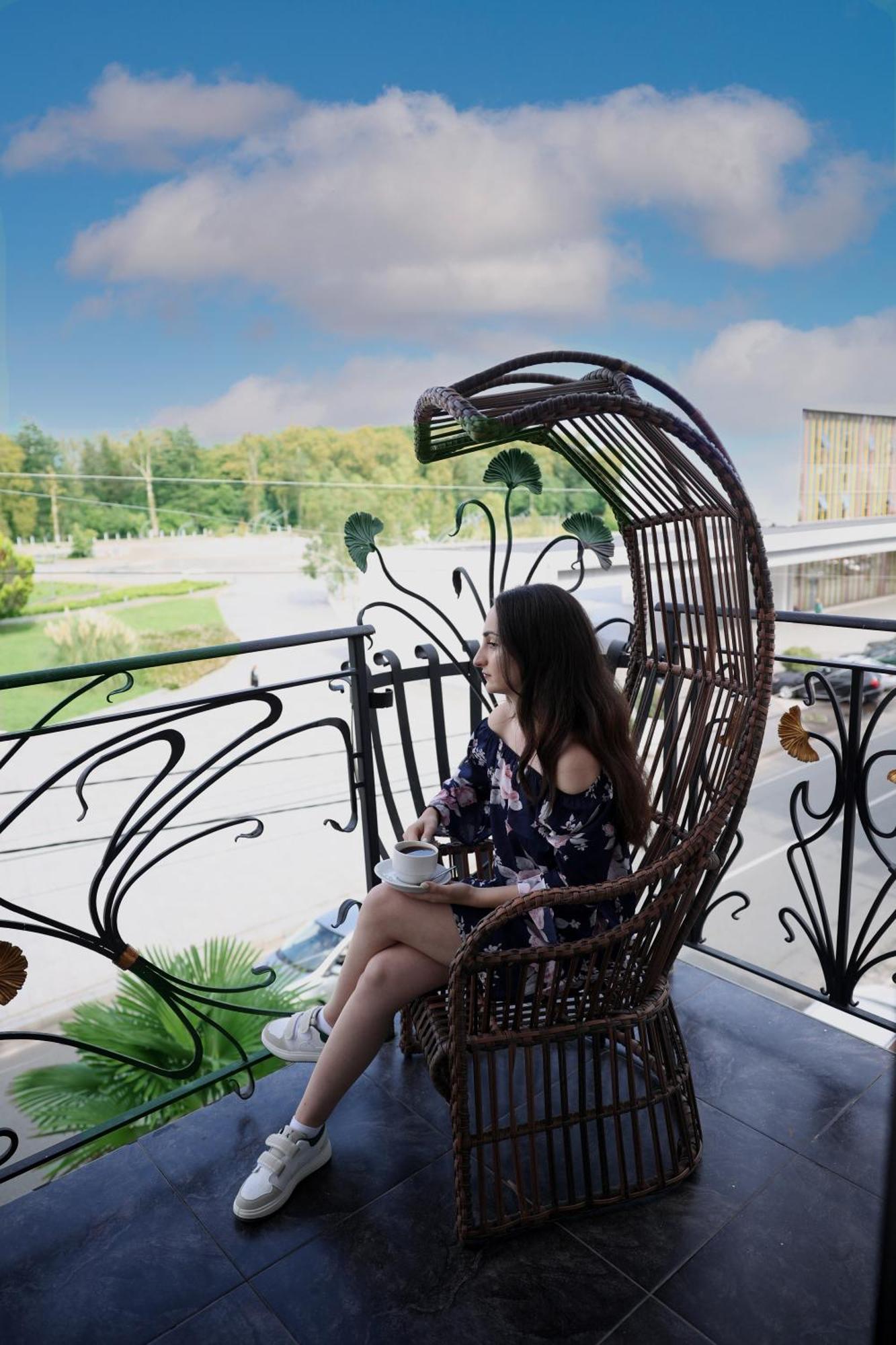 Garden Palace Zugdidi Kültér fotó